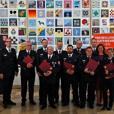 FW-M: Feuerwehr-Ehrungen für Engagement und Einsatzbereitschaft (München)