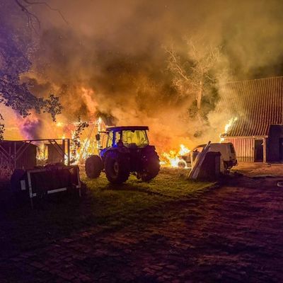 FW Flotwedel: Ausgedehnter Brand in Bockelskamp