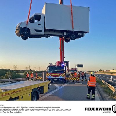 FW-M: Schweres Heben nach Unfall (Langwied)