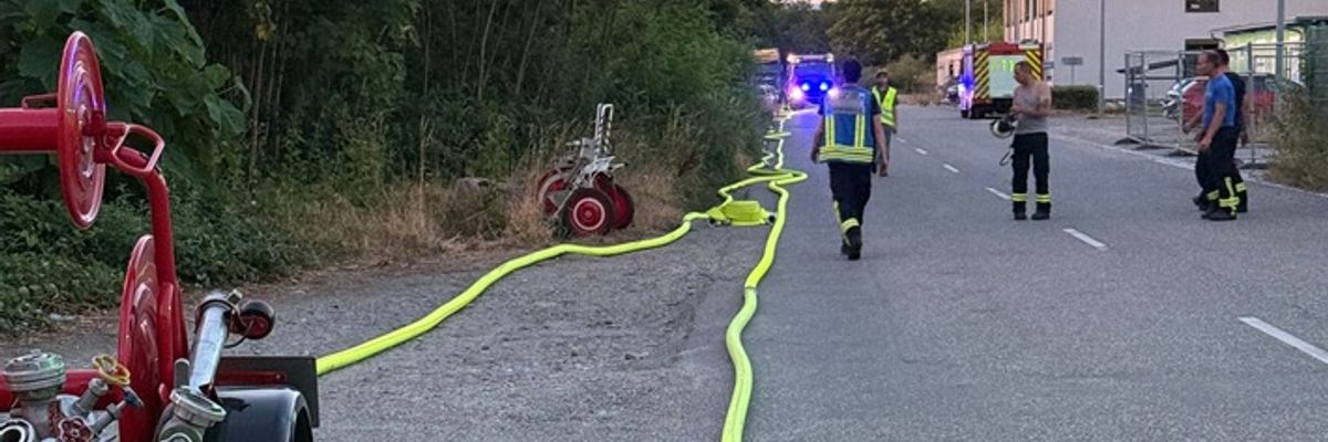 Feuerwehr Weil: Feuerwehr stoppt Gefahrstoffaustritt im Umschlagbahnhof Weil am Rhein