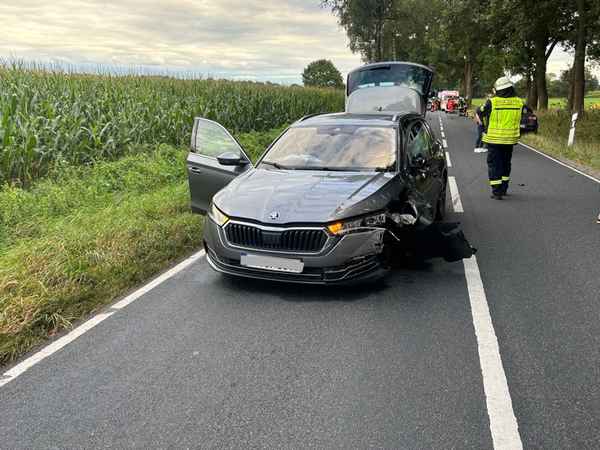 FW-ROW: Schwerer Verkehrsunfall auf der Kreisstraße 139 - Motorradfahrer schwer verletzt +++ Katze in misslicher Lage