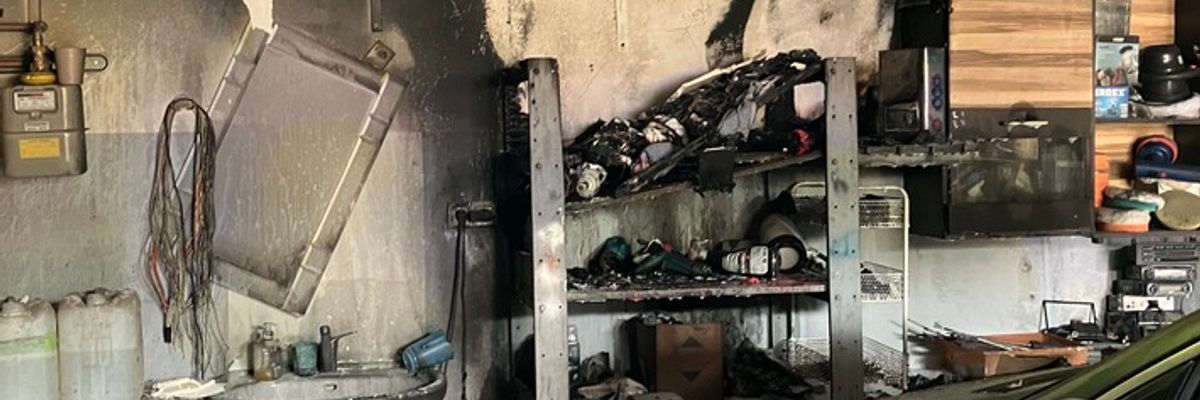 FW-WAF: Feuer in KFZ Werkstatt