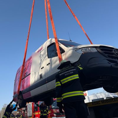 FW-M: Kleintransporter auf Abwegen (Hadern)