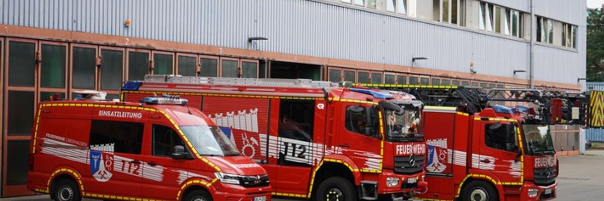FW-OB: Betriebsunfall in Buschhausen - Person unter Gabelstapler eingeklemmt