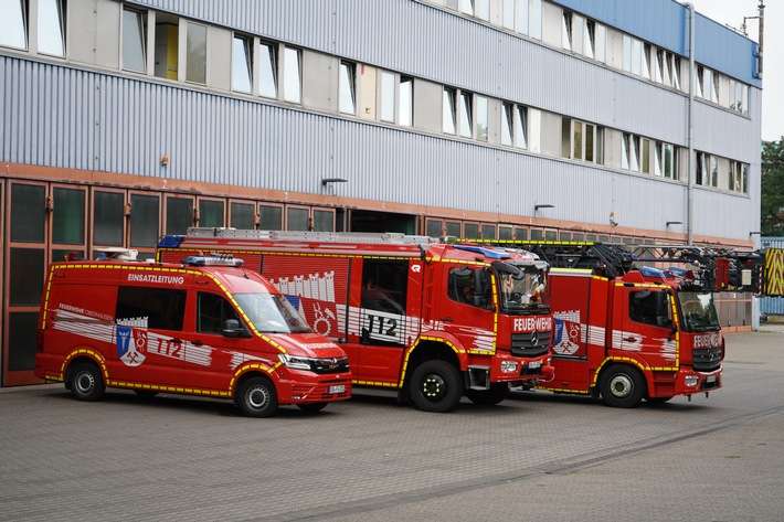 FW-OB: Betriebsunfall in Buschhausen - Person unter Gabelstapler eingeklemmt