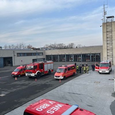 FW Dinslaken: Unterstützung bei Großeinsatz