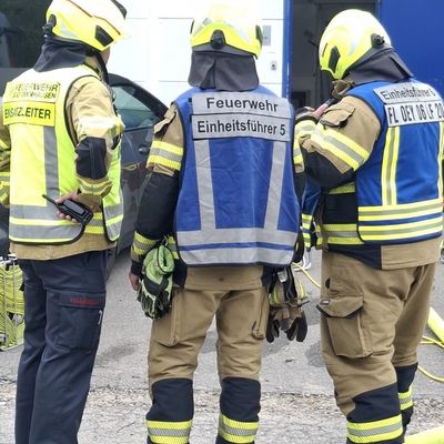 FW Bad Oeynhausen: "Industriebrand" in Eidinghausen/Hauptamtliche und Freiwillige Feuerwehr bestreiten gemeinsame Übung.