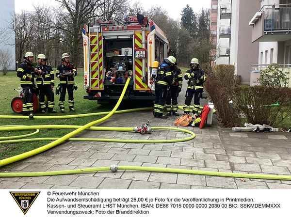 FW-M: Mehrere Wohnungen stromlos nach Kellerbrand (Neuforstenried)