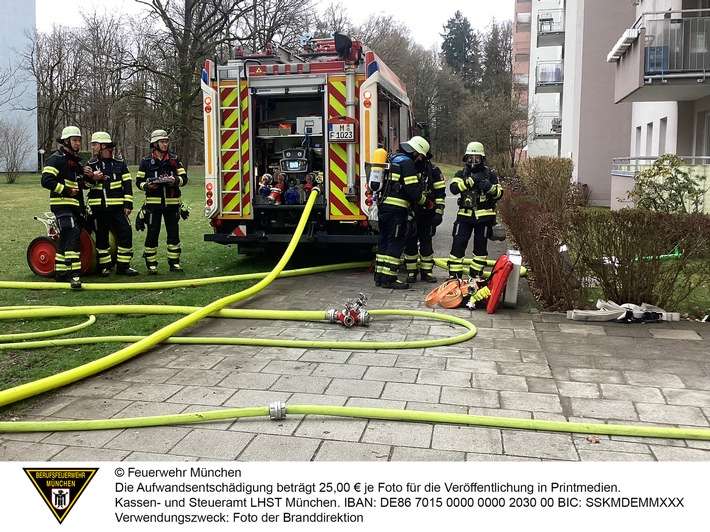 FW-M: Mehrere Wohnungen stromlos nach Kellerbrand (Neuforstenried)