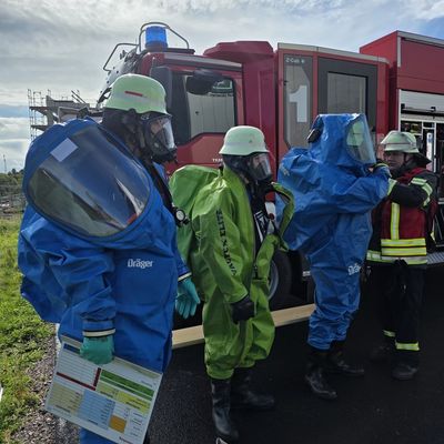 FW-AR: Feuerwehr Arnsberg bildet Einsatzkräfte für ABC-Einsätze aus