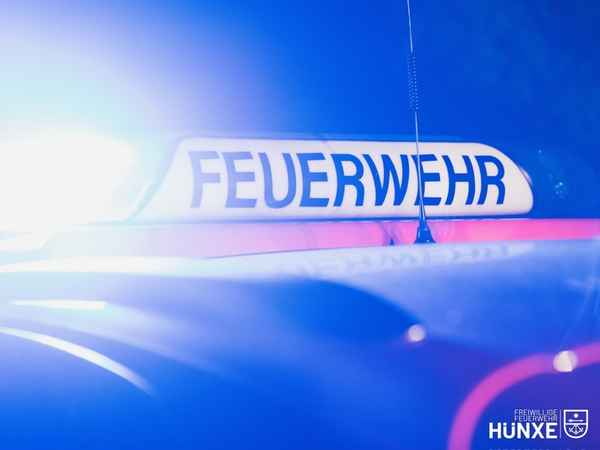 FW Hünxe: Gemeldeter Zimmerbrand mit Menschenleben in Gefahr