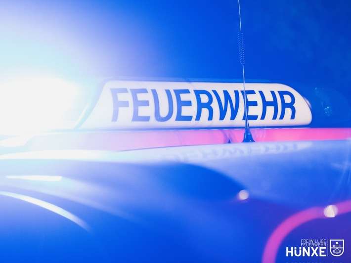 FW Hünxe: Gemeldeter Zimmerbrand mit Menschenleben in Gefahr