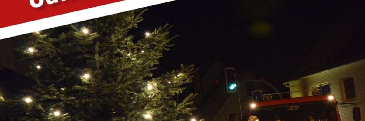 FW Beverungen: Weihnachtsbaumaufstellung in Herstelle / Gemeinsam in die Adventszeit starten