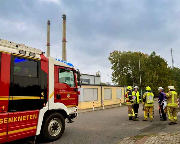 FW-OLL: Freiwillige Feuerwehren der Gemeinde Großenkneten absolvieren Einsatzübung rund um Erdgasaufbereitungsanlage