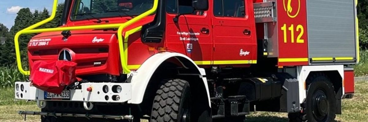 FW Leichlingen: Offizielle Übergabe: Drei neue Fahrzeuge und ein Rettungsboot / Indienststellung TLF2000, Rettungsboot, Kommandowagen und LF20-KatS