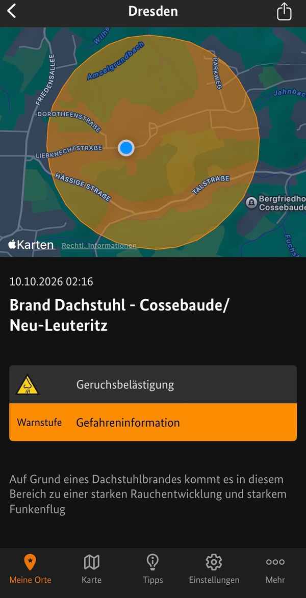 FW Dresden: Großbrand eines Einfamilienhauses - Starker Wind und schwierige Wasserversorgung erschweren Löscharbeiten