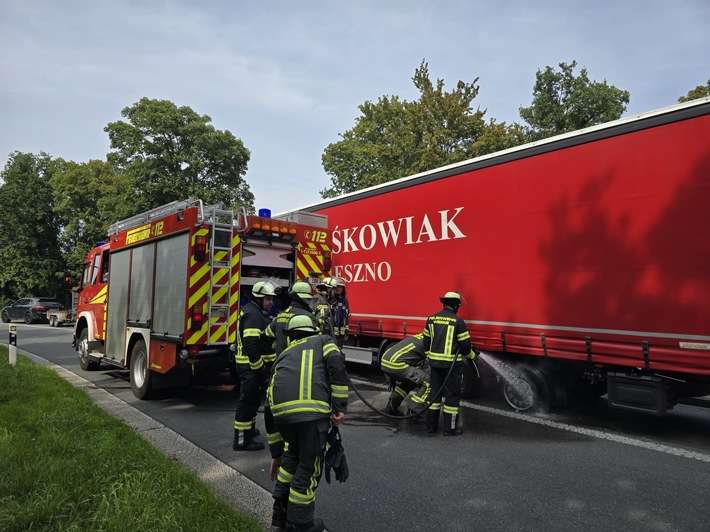 FW-WRN: Gemeldeter LKW-Brand auf der Bundesautobahn 1 in Fahrtrichtung Bremen