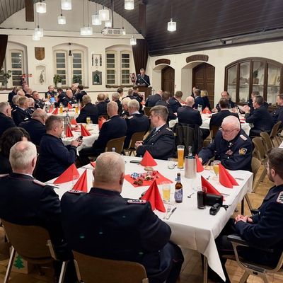 FW-OLL: Kameradschaftlicher Weihnachtsabend des Kreisfeuerwehrverbandes im historischen Rathausssaal in Wildeshausen