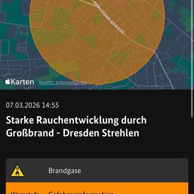 FW Dresden: Barackenbrand mit starker Rauchentwicklung - Fenster und Türen geschlossen halten