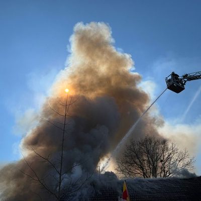 KFV Bodenseekreis: Großeinsatz für die Feuerwehr: Wohnhausbrand in Bermatingen