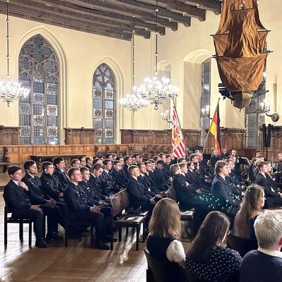 FW-HB: Gelöbnis & Jubiläen: Freiwilligen Feuerwehren im Bremer Rathaus gewürdigt