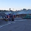 KFV-CW: Großbrand auf Entsorgungsanlage Simmozheim/ Restmüll steht in Flammen / Feuerwehr verhindert Brandausdehnung