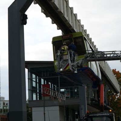 FW-DO: Ergänzung: FW-DO: Unfall zwischen H-Bahn und Autokran am Campus Nord - Bilddokumentation