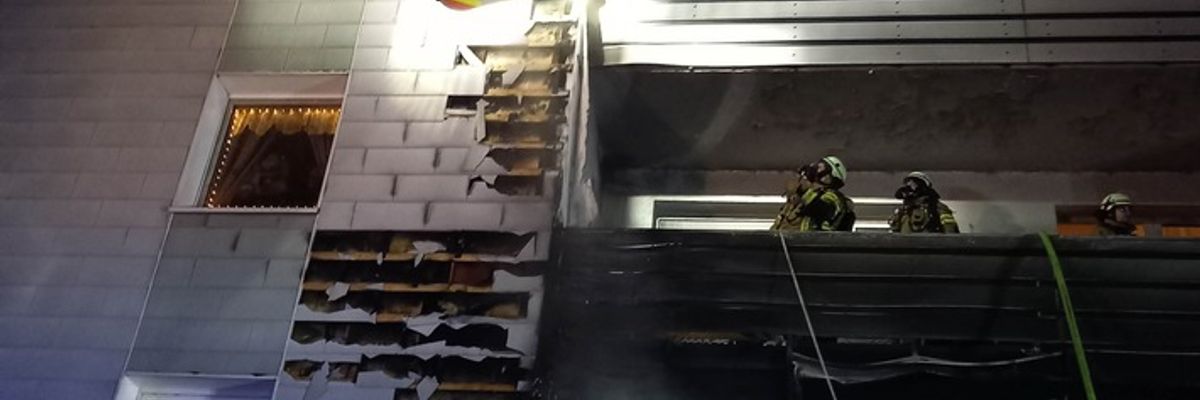 FW-EN: Intensiver Start ins neue Jahr - Balkonbrand mit Großeinsatz in der Berliner Straße