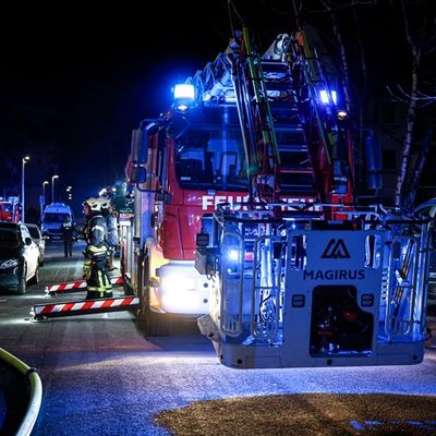 FW-MK: E-Roller brennt nachts in Wohnung