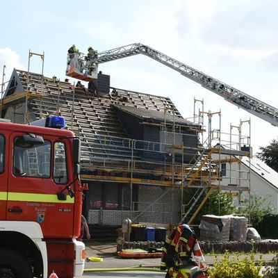 FW-PI: Hasloh: Dachstuhlbrand in Einfamilienhaus