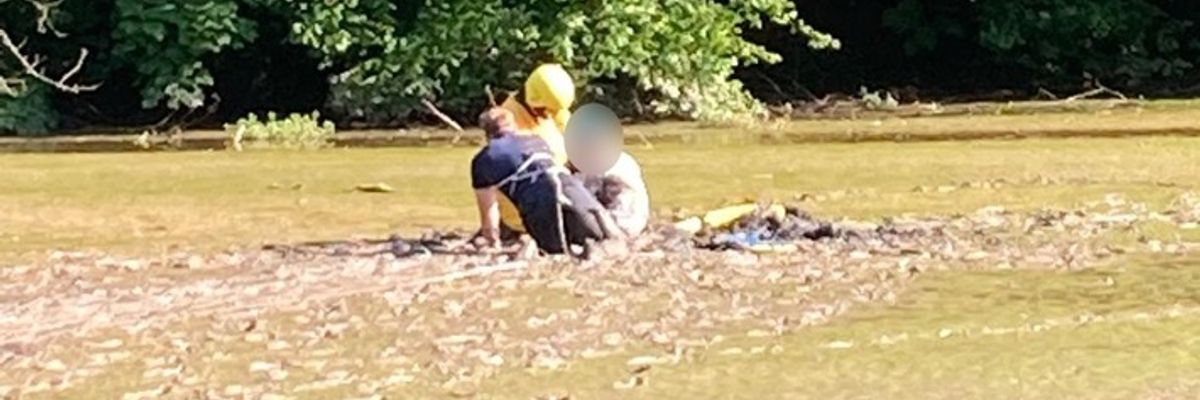 FW Mettmann: Feuerwehr Mettmann rettet Kind aus schlammiger Notlage