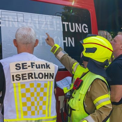 FW-MK: Ammoniakaustritt sorgt für Massenanfall von Verletzten am Reiterweg