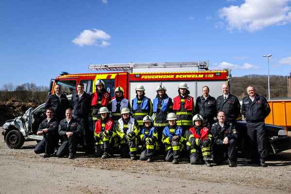 FW-EN: Erfolgreich abgeschlossene Grundausbildung Modul "Technische Hilfeleistung" der Feuerwehr Schwelm