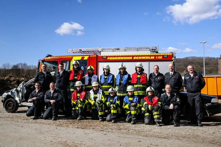 FW-EN: Erfolgreich abgeschlossene Grundausbildung Modul "Technische Hilfeleistung" der Feuerwehr Schwelm