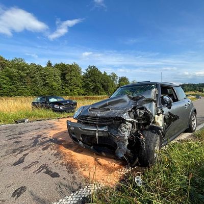 KFV Bodenseekreis: Verkehrsunfall bei Grasbeuren: Zwei Verletzte bei Frontalkollision