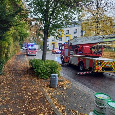 FW-EN: Mehrere Menschenrettungen am Morgen für die Feuerwehr - Mehrere parallele Einsätze fordern Feuerwehr Herdecke am Morgen