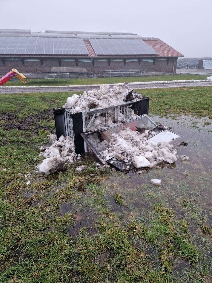 FW-OLL: Akku-Brand einer Photovoltaikanlage