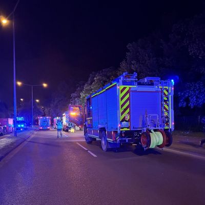 FW-GE: Verkehrsunfall mit einer eingeschlossenen Person