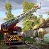 FW Moers: Schwierige Löscharbeiten bei Dachstuhlbrand in Moers-Kapellen