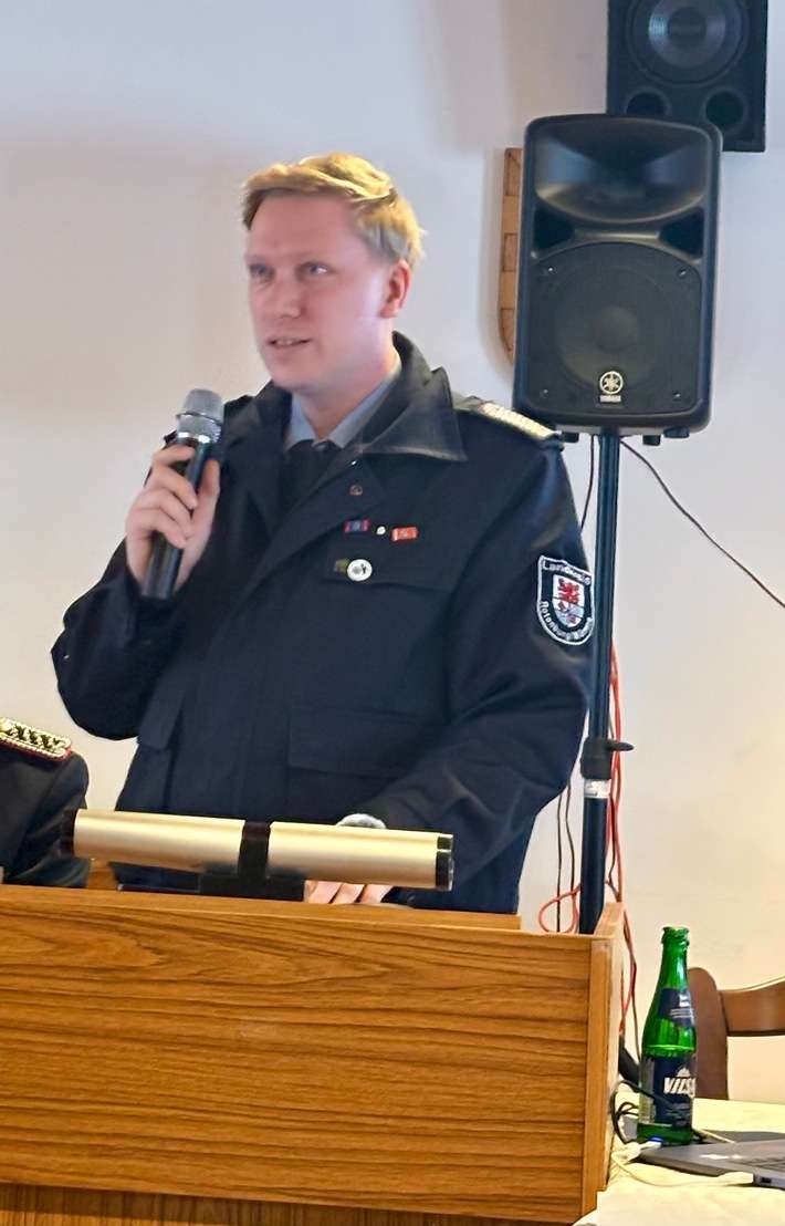 FW-ROW: Kreisdelegierten-Tag der Kinder- und Jugendfeuerwehren - Kreisjugendpflegerin Birgit Martens ausgezeichnet