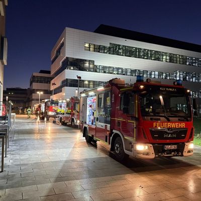 FW-KLE: Feuerwehr Kleve unterstützt bei Wasserschaden an der Hochschule Rhein-Waal