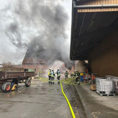 FW-WRN: Großbrand eines landwirtschaftlichen Betriebs in Werne-Ehringhausen