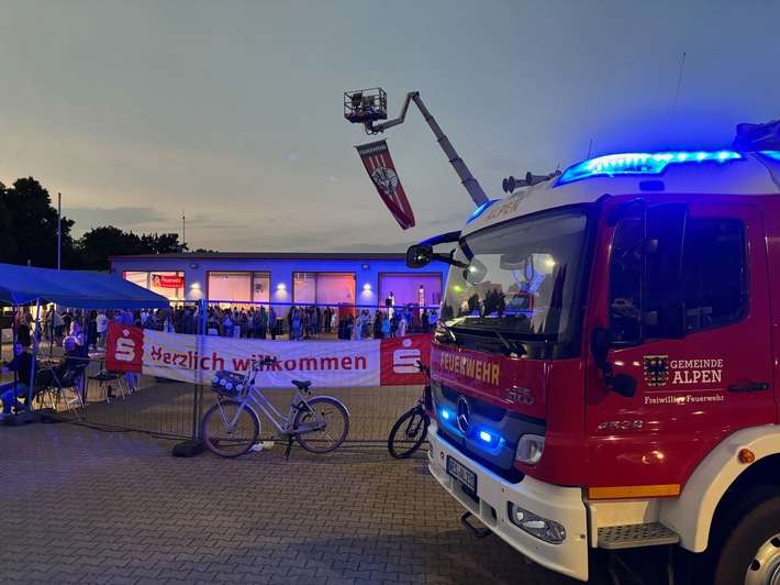 FW Alpen: Rückblick: Blaulichtparty 2025 in Menzelen