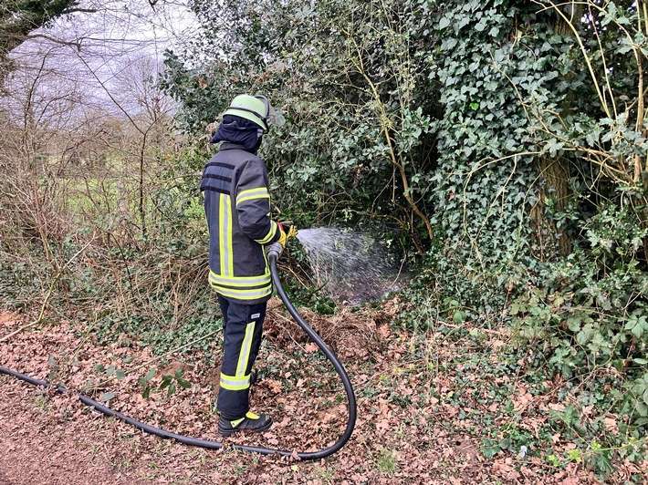 FW-Schermbeck: Bodenfeuer