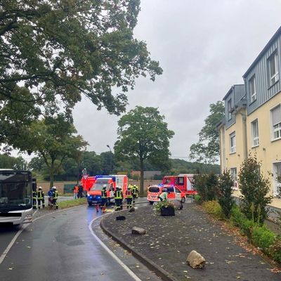 FW Sonsbeck: Busunfall in Labbeck