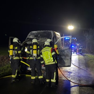 FW-AUR: Sprinter niedergebrannt