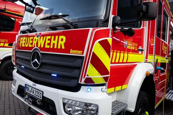 FW-MH: Verkehrsunfall mit sechs verletzten Personen
