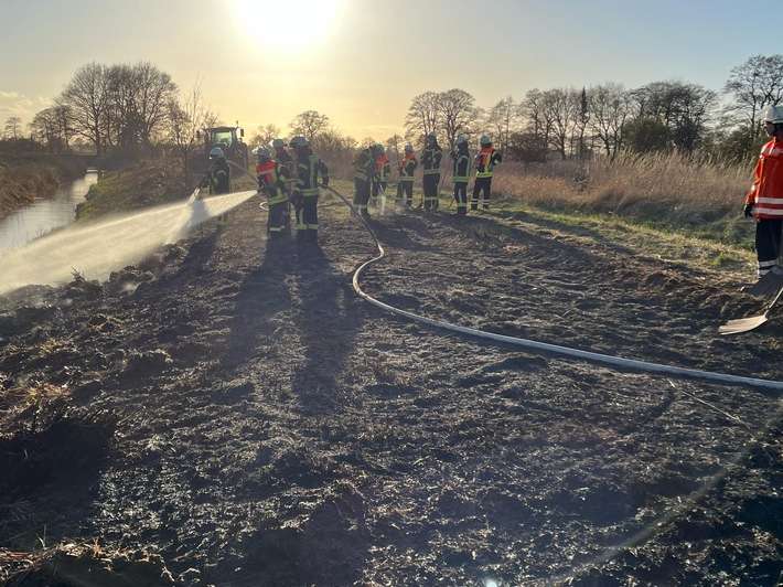 FW-ROW: Flächenbrand in Tarmstedt