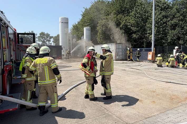 Feuerwehr Goch: Schweißarbeiten lösen Containerbrand aus