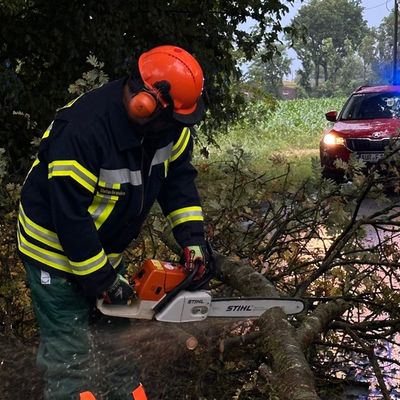 FW-AUR: Vermehrte Blitzeinschläge während nächtlicher Gewitter